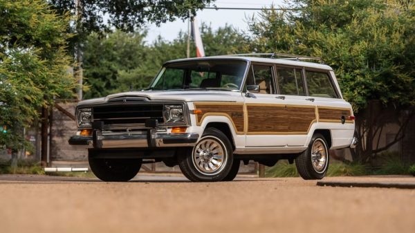 Jeep Wagoneer